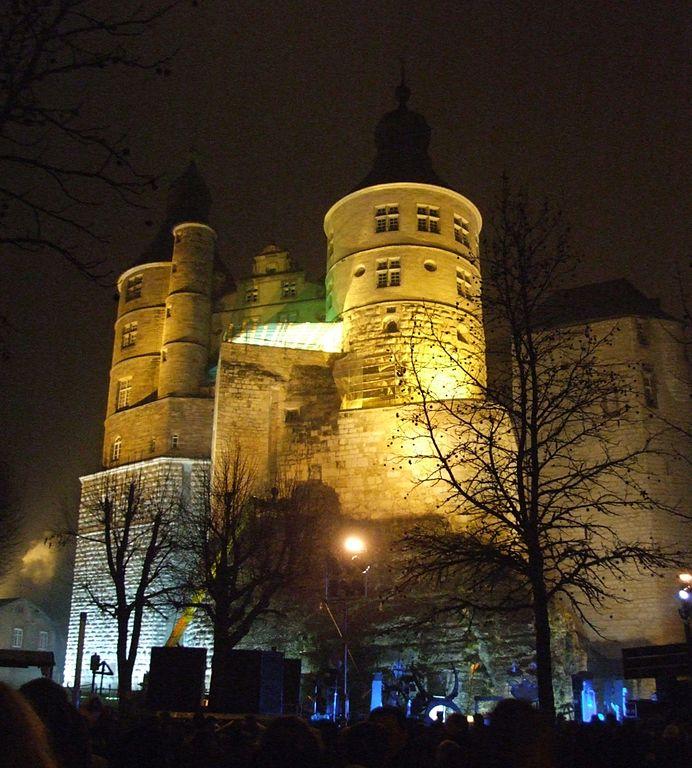 Montbéliard - Immobilier - CENTURY 21 Agence de la Gare - Château de Montbéliard, vue de nuit,