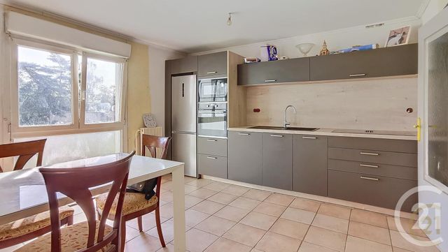 Appartement F3 à vendre - 3 pièces - 71.0 m2 - AUDINCOURT - 25 - FRANCHE-COMTE - Century 21 Agence De La Gare