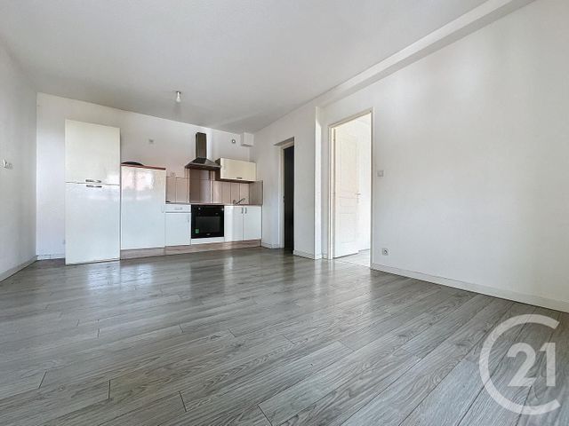 Appartement F2 à louer - 2 pièces - 46.0 m2 - SELONCOURT - 25 - FRANCHE-COMTE - Century 21 Agence De La Gare